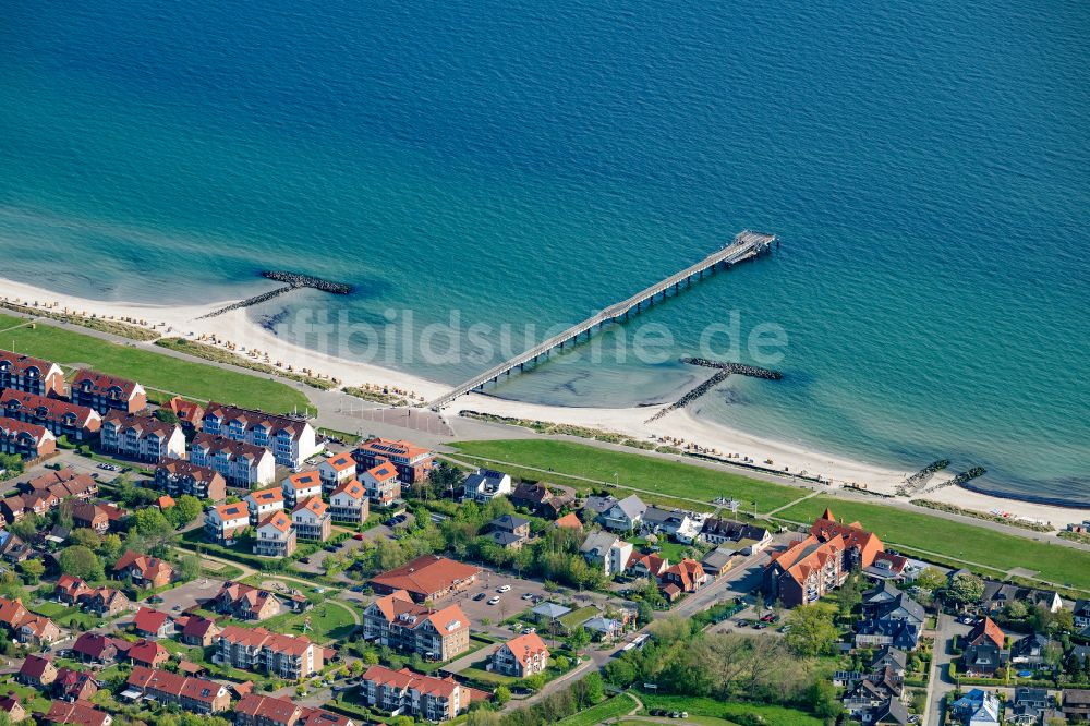 Schönberg von oben - Konstruktion der Seebrücke über die Ostsee in Schönberg im Bundesland Schleswig-Holstein, Deutschland