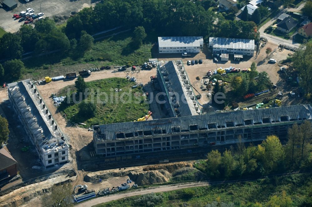 Bernau von oben - Konversions- Baustelle Gebäudekomplex am ehemaligen Militär- Heeresbekleidungsamt in Bernau im Bundesland Brandenburg, Deutschland