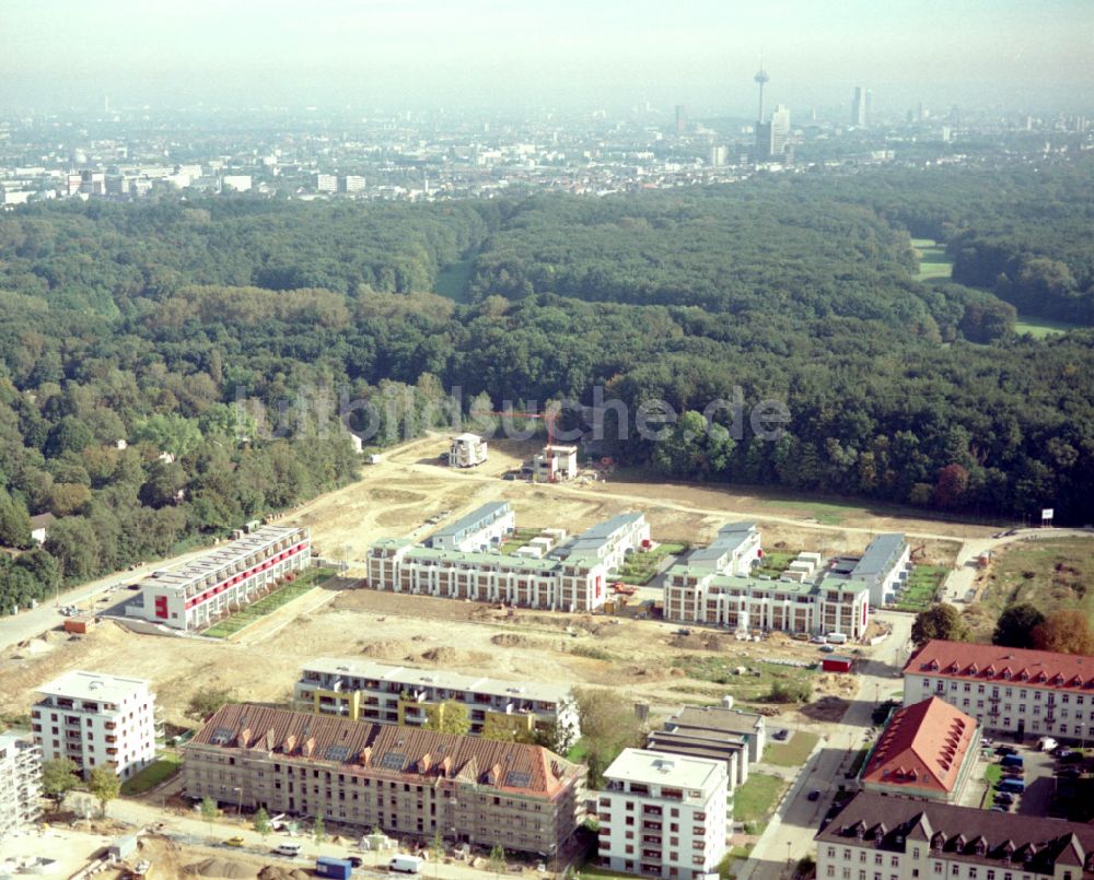 Köln von oben - Konversions- Baustelle Gebäudekomplex der ehemaligen Militär- Kaserne in Köln im Bundesland Nordrhein-Westfalen, Deutschland