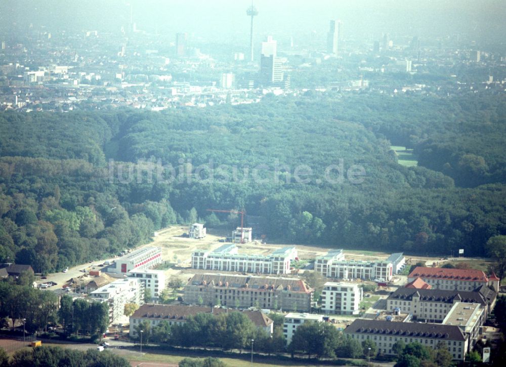 Köln von oben - Konversions- Baustelle Gebäudekomplex der ehemaligen Militär- Kaserne in Köln im Bundesland Nordrhein-Westfalen, Deutschland