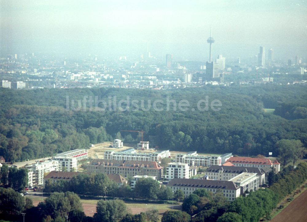 Köln von oben - Konversions- Baustelle Gebäudekomplex der ehemaligen Militär- Kaserne in Köln im Bundesland Nordrhein-Westfalen, Deutschland