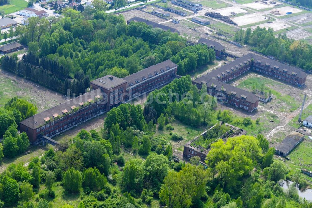 Luftbild Bernau - Konversions- Baustelle Gebäudekomplex der ehemaligen Militär- Kaserne im Ortsteil Lindow in Bernau im Bundesland Brandenburg, Deutschland