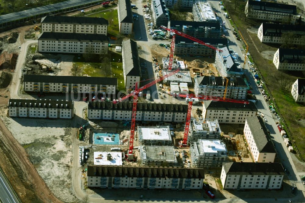 Hanau von oben - Konversions- Baustelle Gebäudekomplex der ehemaligen Militär- Kaserne im Ortsteil Wolfgang in Hanau im Bundesland Hessen, Deutschland