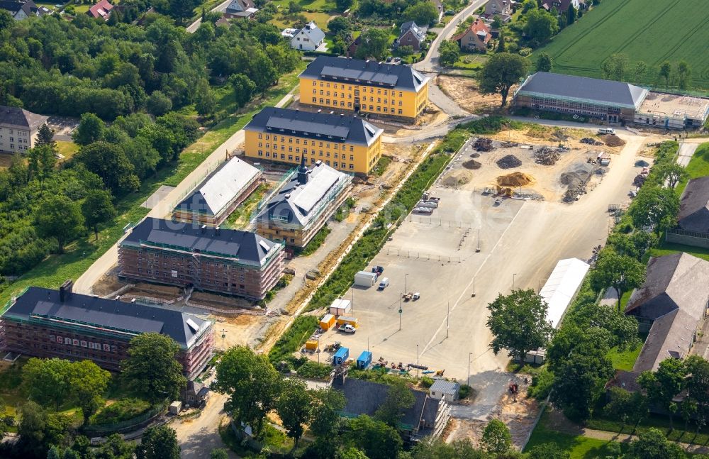 Soest von oben - Konversions- Baustelle Gebäudekomplex der ehemaligen Militär- Kaserne in Soest im Bundesland Nordrhein-Westfalen, Deutschland