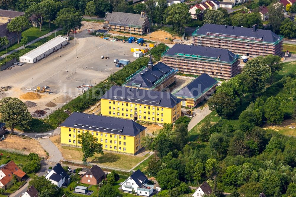 Soest aus der Vogelperspektive: Konversions- Baustelle Gebäudekomplex der ehemaligen Militär- Kaserne in Soest im Bundesland Nordrhein-Westfalen, Deutschland