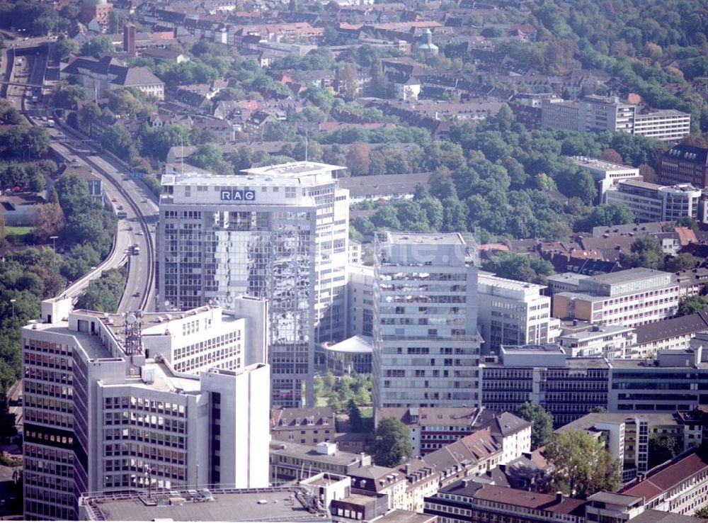 Essen aus der Vogelperspektive: Konzernzentrale der Ruhr - Gas - Ag im Stadtzentrum von Essen 01.10.2002