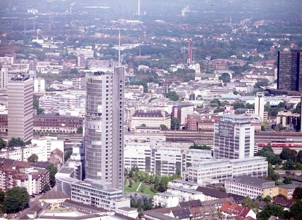 Luftaufnahme Essen - Konzernzentrale der Ruhr - Gas - Ag im Stadtzentrum von Essen 01.10.2002