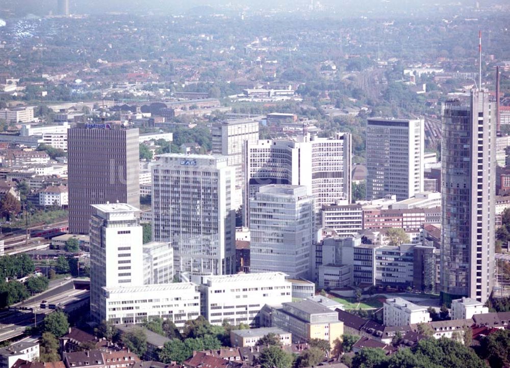 Essen von oben - Konzernzentrale der Ruhr - Gas - Ag im Stadtzentrum von Essen 01.10.2002