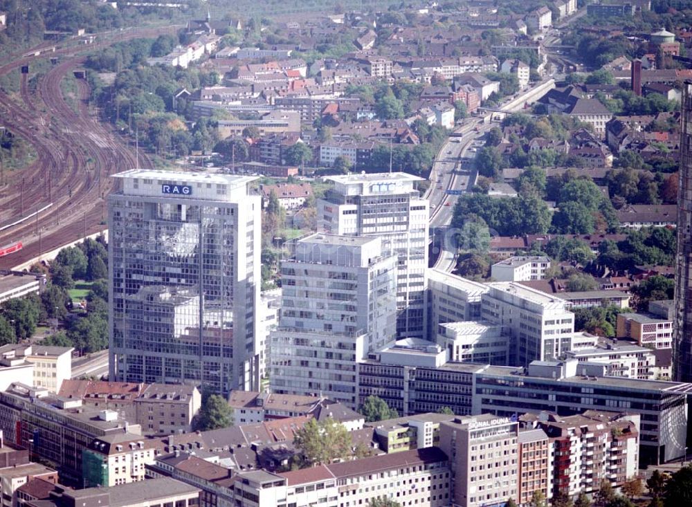 Essen aus der Vogelperspektive: Konzernzentrale der Ruhr - Gas - Ag im Stadtzentrum von Essen 01.10.2002