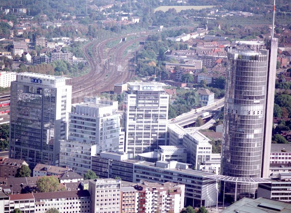 Essen von oben - Konzernzentrale der Ruhr - Gas - Ag im Stadtzentrum von Essen 01.10.2002