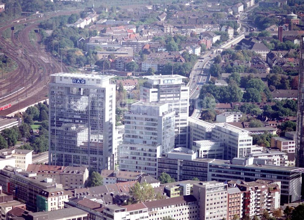 Luftaufnahme Essen - Konzernzentrale der Ruhr - Gas - Ag im Stadtzentrum von Essen 01.10.2002