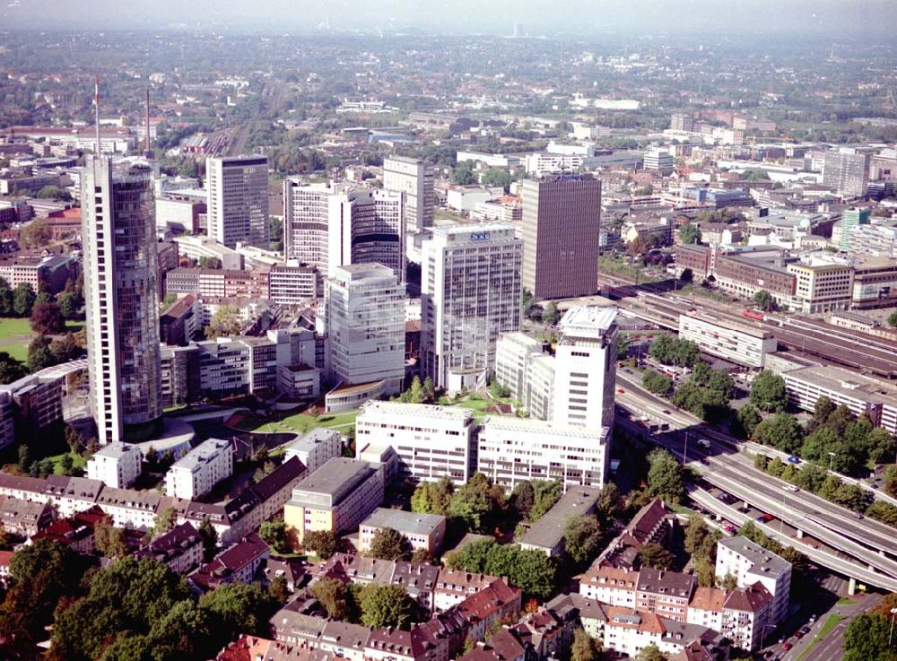 Essen von oben - Konzernzentrale der Ruhr - Gas - Ag im Stadtzentrum von Essen 01.10.2002