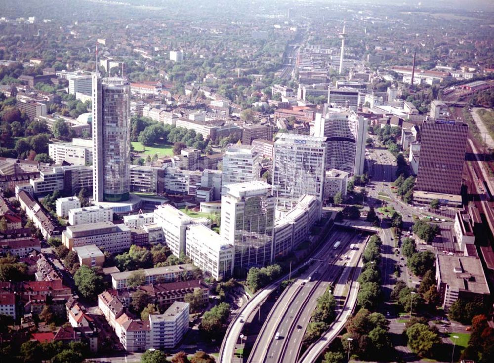 Luftaufnahme Essen - Konzernzentrale der Ruhr - Gas - Ag im Stadtzentrum von Essen 01.10.2002