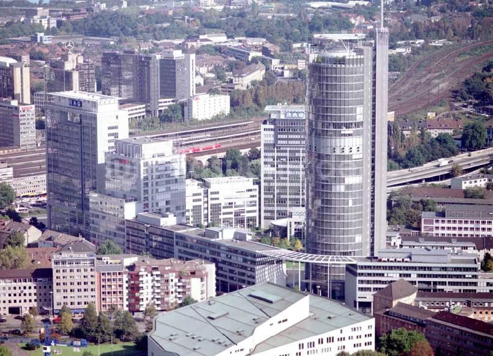 Essen aus der Vogelperspektive: Konzernzentrale der Ruhr - Gas - Ag im Stadtzentrum von Essen 01.10.2002