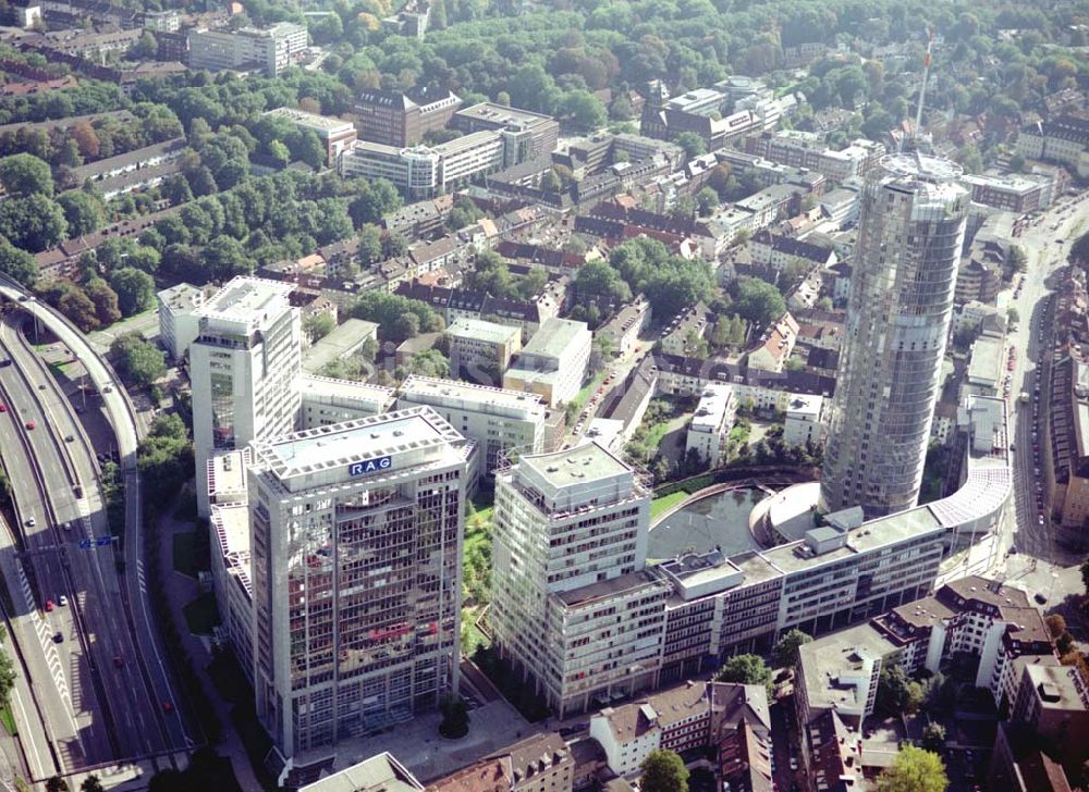 Luftaufnahme Essen - Konzernzentrale der Ruhr - Gas - Ag im Stadtzentrum von Essen 01.10.2002