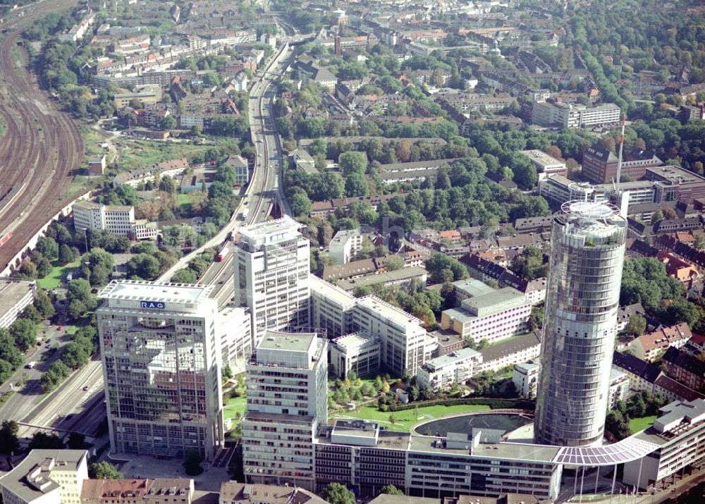 Essen von oben - Konzernzentrale der Ruhr - Gas - Ag im Stadtzentrum von Essen 01.10.2002