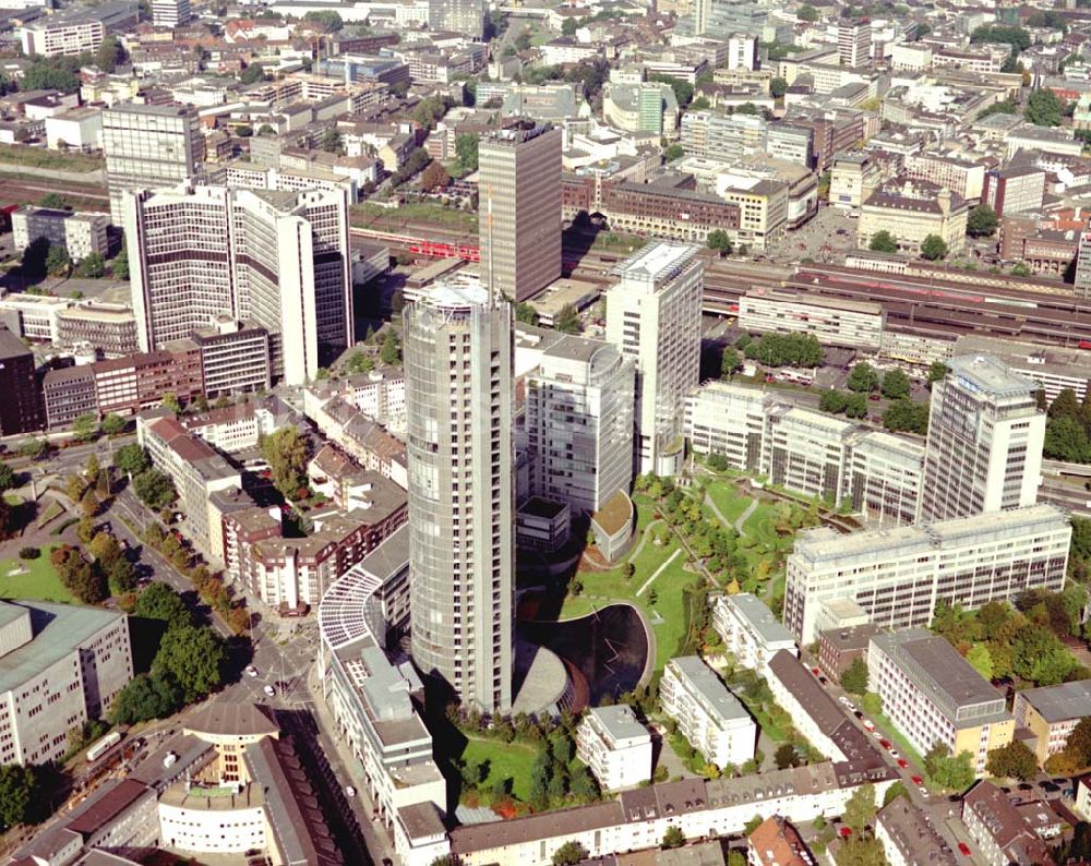 Essen aus der Vogelperspektive: Konzernzentrale der Ruhr - Gas - Ag im Stadtzentrum von Essen 01.10.2002