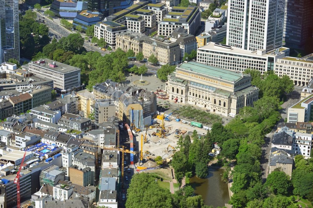 Frankfurt am Main aus der Vogelperspektive: Konzert und Veranstaltungshaus der Alten Oper am Opernplatz im Stadtteil Innenstadt in Frankfurt am Main im Bundesland Hessen