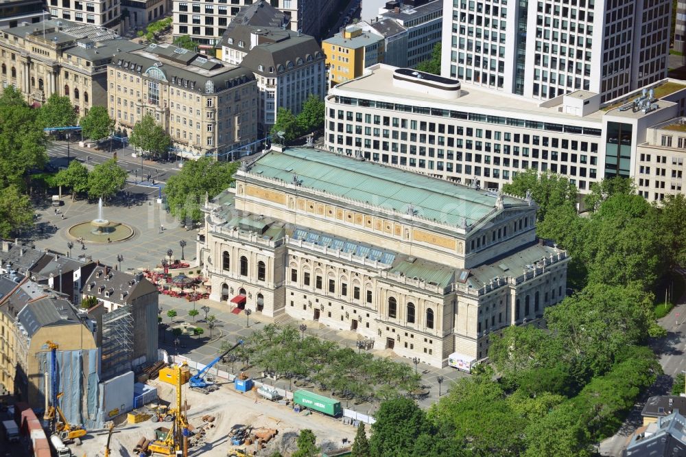 Luftbild Frankfurt am Main - Konzert und Veranstaltungshaus der Alten Oper am Opernplatz im Stadtteil Innenstadt in Frankfurt am Main im Bundesland Hessen