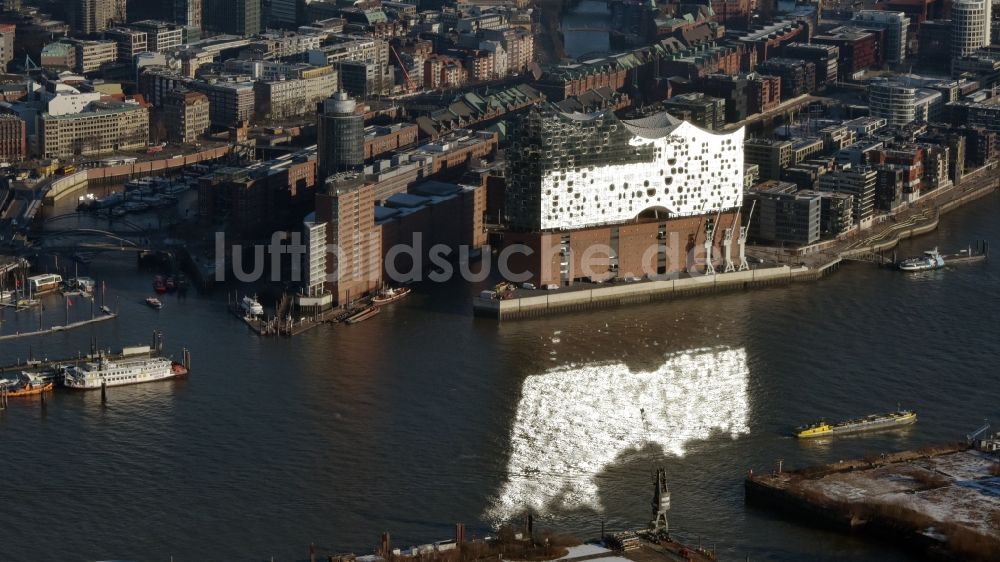 Hamburg aus der Vogelperspektive: Konzerthaus Elbphilharmonie in Hamburg