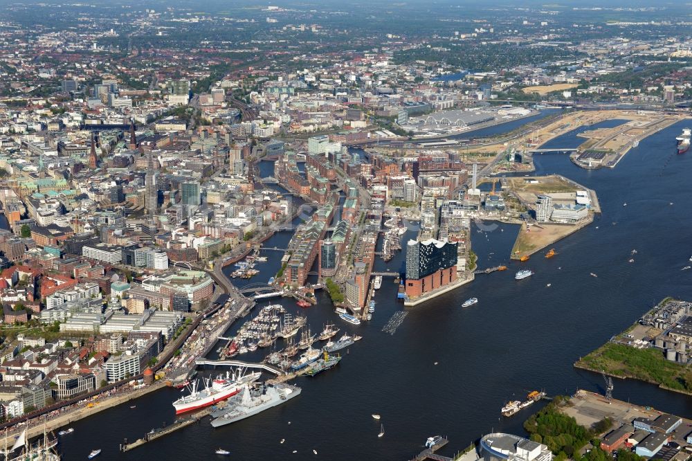 Hamburg von oben - Konzerthaus Elbphilharmonie in Hamburg