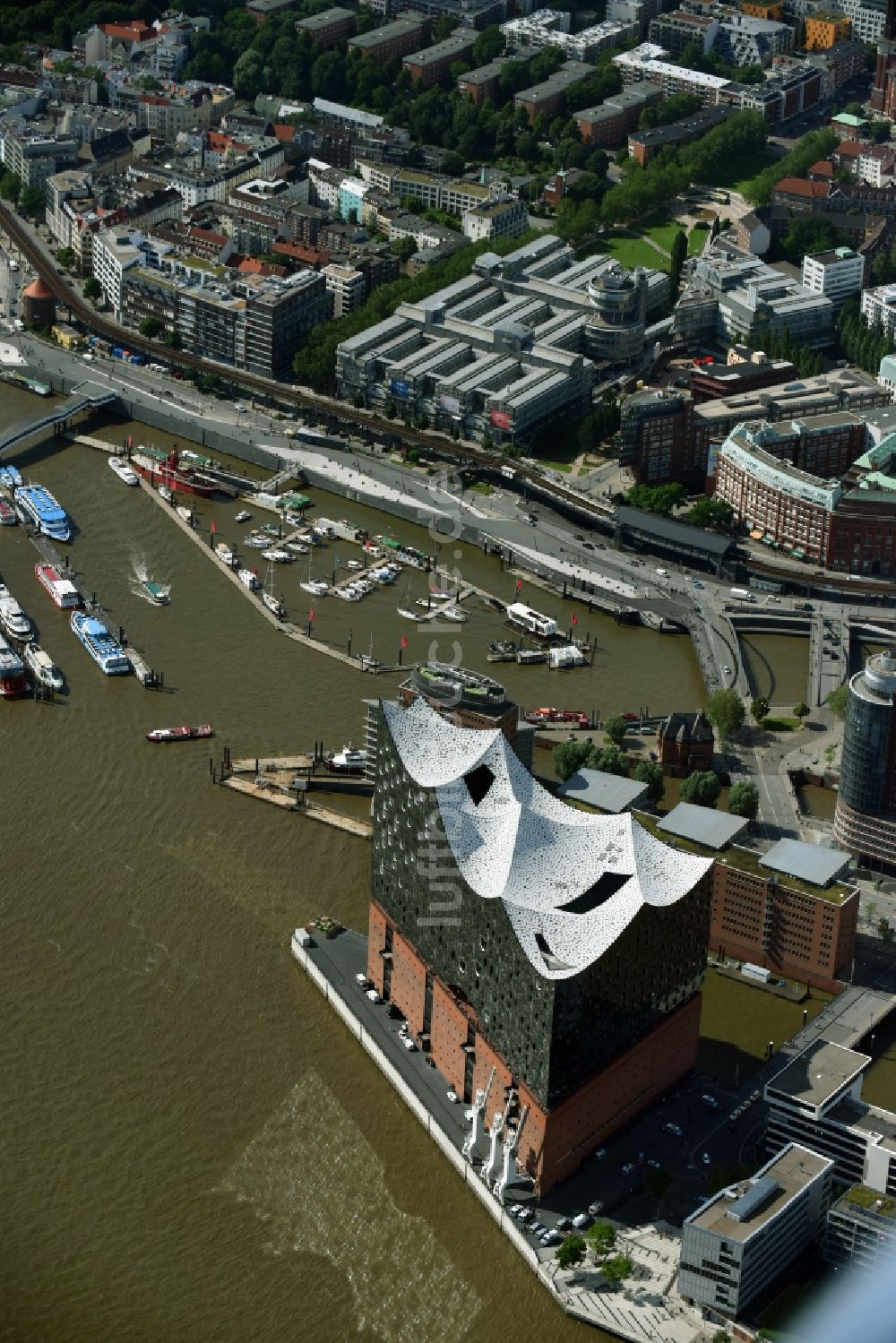 Hamburg aus der Vogelperspektive: Konzerthaus Elbphilharmonie in Hamburg