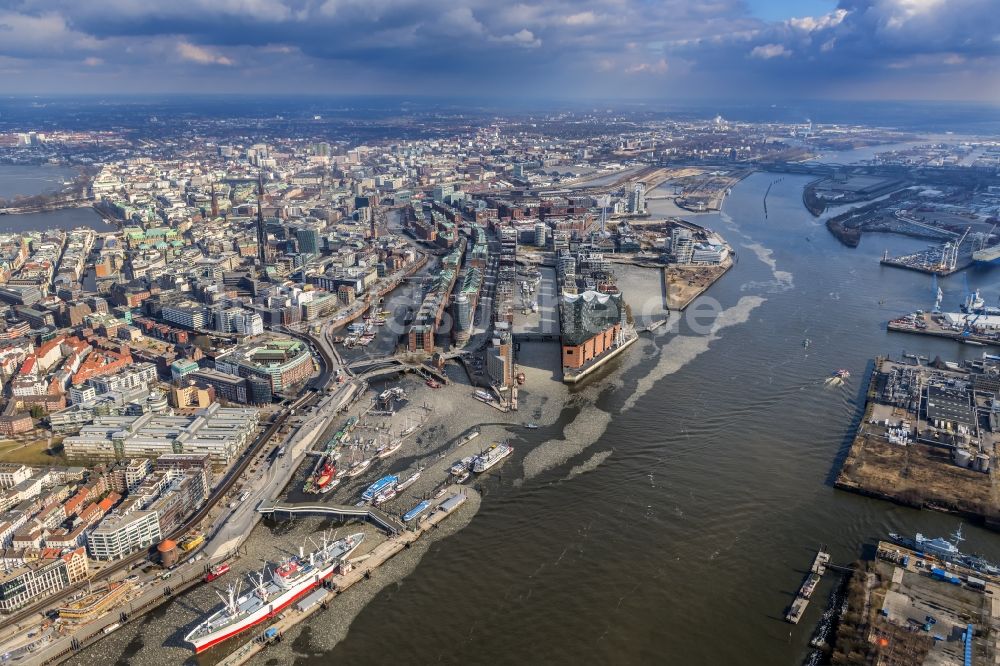 Luftaufnahme Hamburg - Konzerthaus Elbphilharmonie mit Speicherstadt in Hamburg