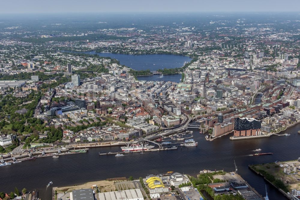 Luftbild Hamburg - Konzerthaus Elbphilharmonie mit Speicherstadt in Hamburg