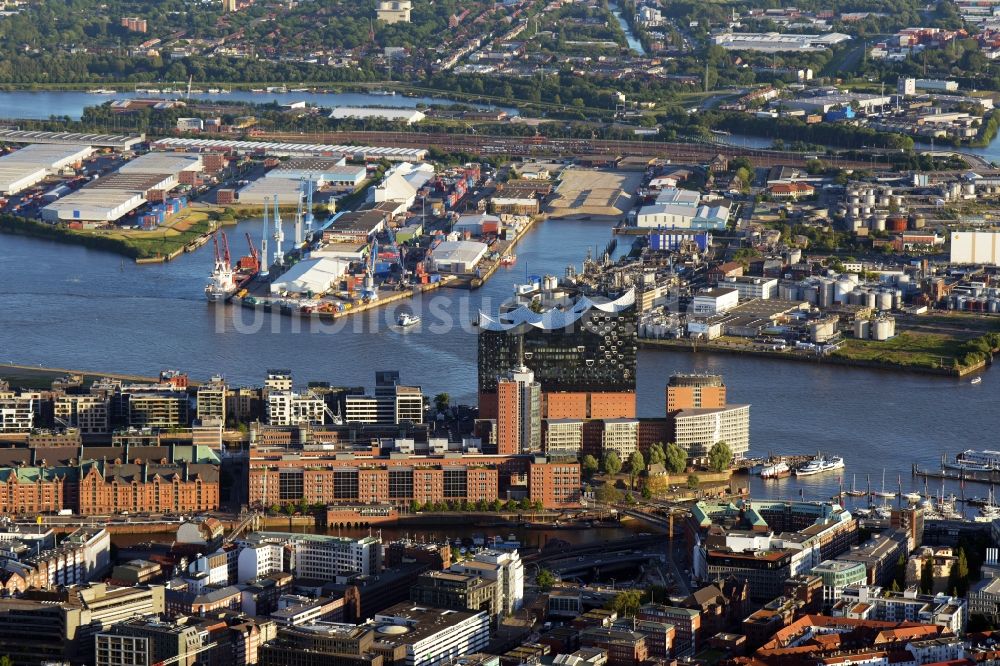 Luftbild Hamburg - Konzerthaus Elbphilharmonie mit Speicherstadt in Hamburg