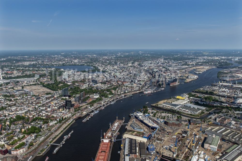 Hamburg von oben - Konzerthaus Elbphilharmonie mit Speicherstadt in Hamburg