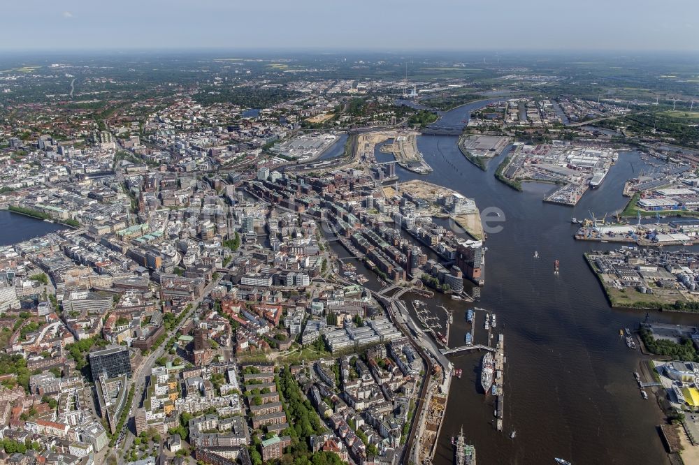 Luftbild Hamburg - Konzerthaus Elbphilharmonie mit Speicherstadt in Hamburg