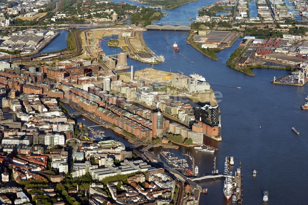 Luftbild Hamburg - Konzerthaus Elbphilharmonie mit Speicherstadt in Hamburg