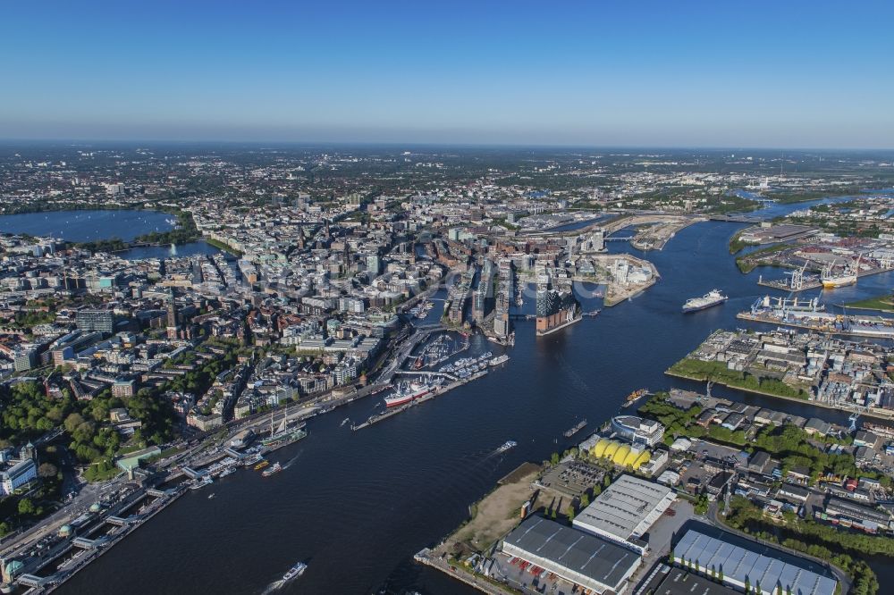 Luftbild Hamburg - Konzerthaus Elbphilharmonie mit Speicherstadt in Hamburg