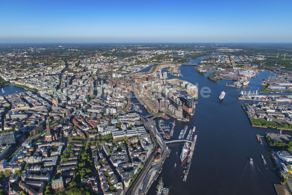 Luftbild Hamburg - Konzerthaus Elbphilharmonie mit Speicherstadt in Hamburg