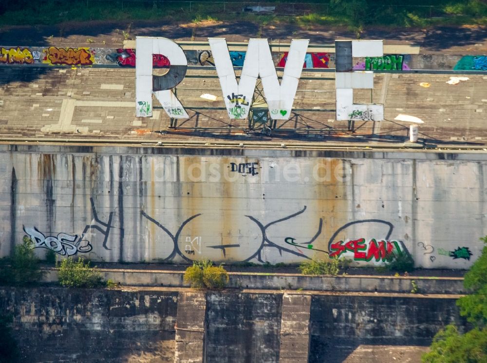 Herdecke aus der Vogelperspektive: Köpchenwerk- Pumpspeicherwerk mit Speicherbecken über dem Hengsteysee in Herdecke im Bundesland Nordrhein-Westfalen