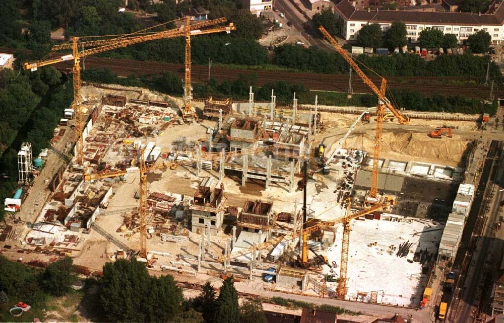 Berlin aus der Vogelperspektive: Köpenick / Industriekomplexbau an der Schloßbrücke