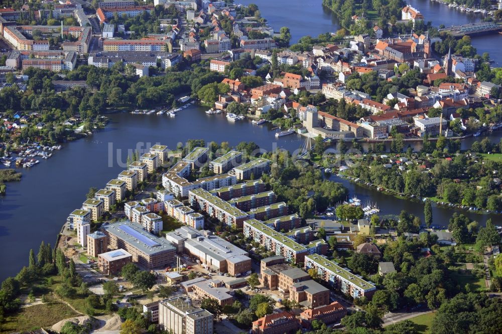 Berlin von oben - Köpenicker Altstadt mit Rathaus und Schloss im Bezirk Treptow-Köpenick in Berlin