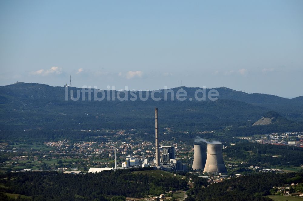 Beaurecueil aus der Vogelperspektive: Kraftwerksanlagen des Heizkraftwerkes in Beaurecueil in Provence-Alpes-Cote d'Azur, Frankreich