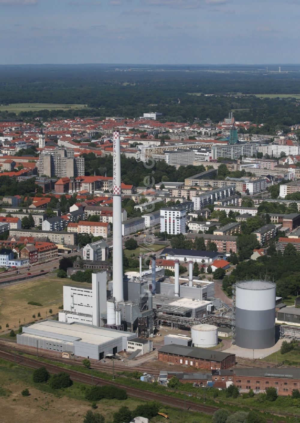 Luftaufnahme Dessau - Kraftwerksanlagen des Heizkraftwerkes in Dessau im Bundesland Sachsen-Anhalt, Deutschland