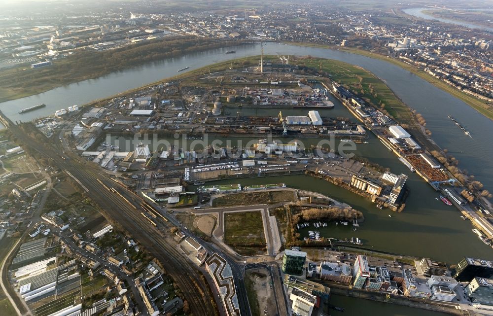 Düsseldorf aus der Vogelperspektive: Kraftwerksanlagen des Heizkraftwerkes Lausward der Stadtwerke Düsseldorf AG in Düsseldorf im Bundesland Nordrhein-Westfalen