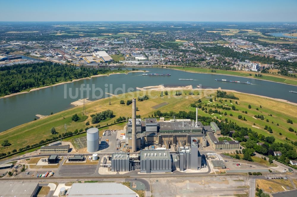 Luftbild Düsseldorf - Kraftwerksanlagen des Heizkraftwerkes Lausward der Stadtwerke Düsseldorf AG am Rhein- Hafen in Düsseldorf im Bundesland Nordrhein-Westfalen