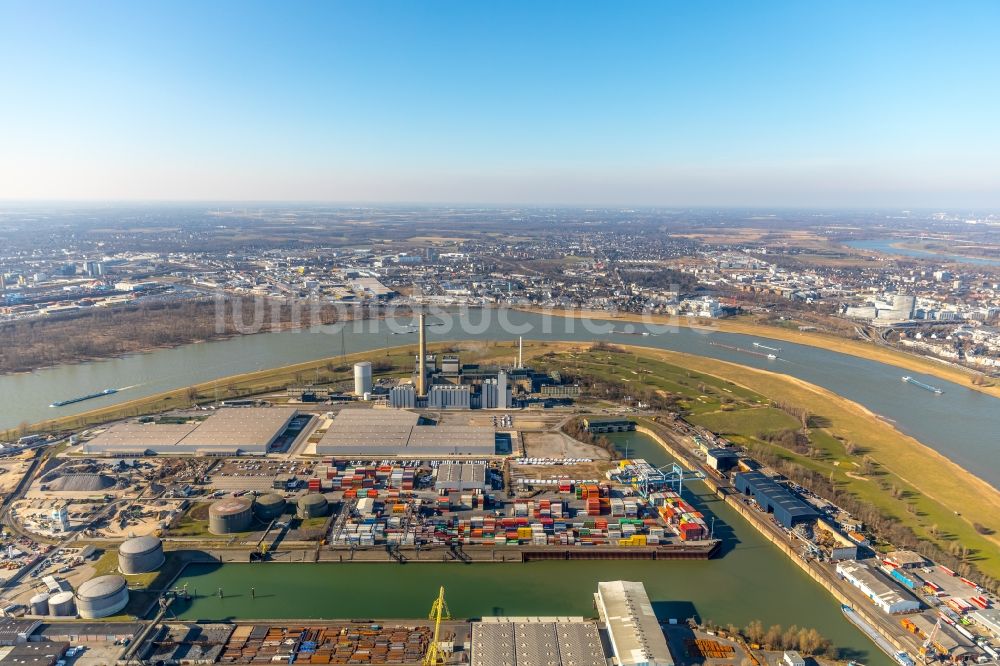 Düsseldorf aus der Vogelperspektive: Kraftwerksanlagen des Heizkraftwerkes Lausward der Stadtwerke Düsseldorf AG am Rhein- Hafen in Düsseldorf im Bundesland Nordrhein-Westfalen