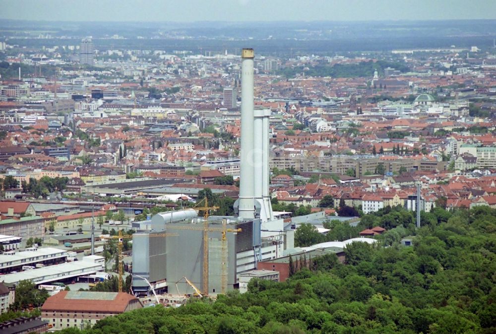 München von oben - Kraftwerksanlagen des Heizkraftwerkes Süd in München Sendling im Bundesland Bayern