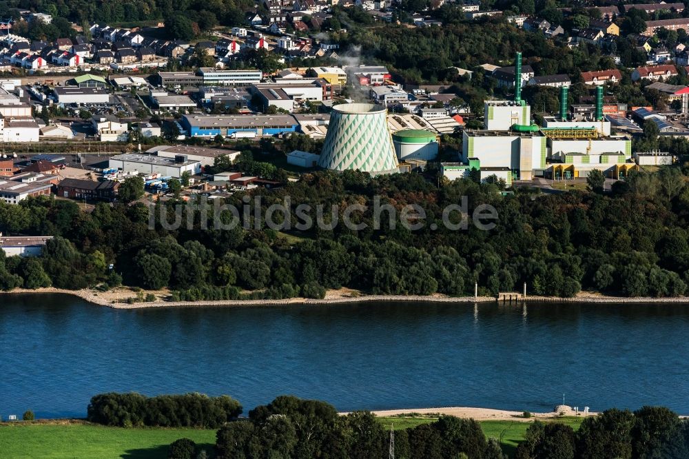 Duisburg von oben - Kraftwerksanlagen des Heizkraftwerkes der Stadtwerke in Duisburg im Bundesland Nordrhein-Westfalen