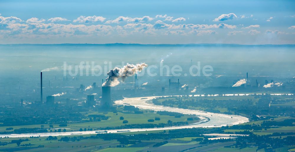 Duisburg aus der Vogelperspektive: Kraftwerksanlagen des Heizkraftwerkes STEAG Heizkraftwerk Walsum in Duisburg im Bundesland Nordrhein-Westfalen, Deutschland