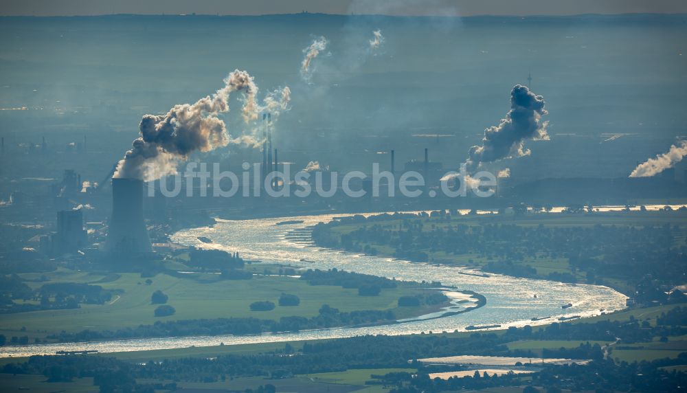 Luftbild Duisburg - Kraftwerksanlagen des Heizkraftwerkes STEAG Heizkraftwerk Walsum in Duisburg im Bundesland Nordrhein-Westfalen, Deutschland