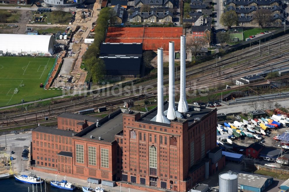 Kopenhagen von oben - Kraftwerksanlagen des Heizkraftwerkes Svanemollevaerket an der Lautrupsgade in Kopenhagen in Region Hovedstaden, Dänemark