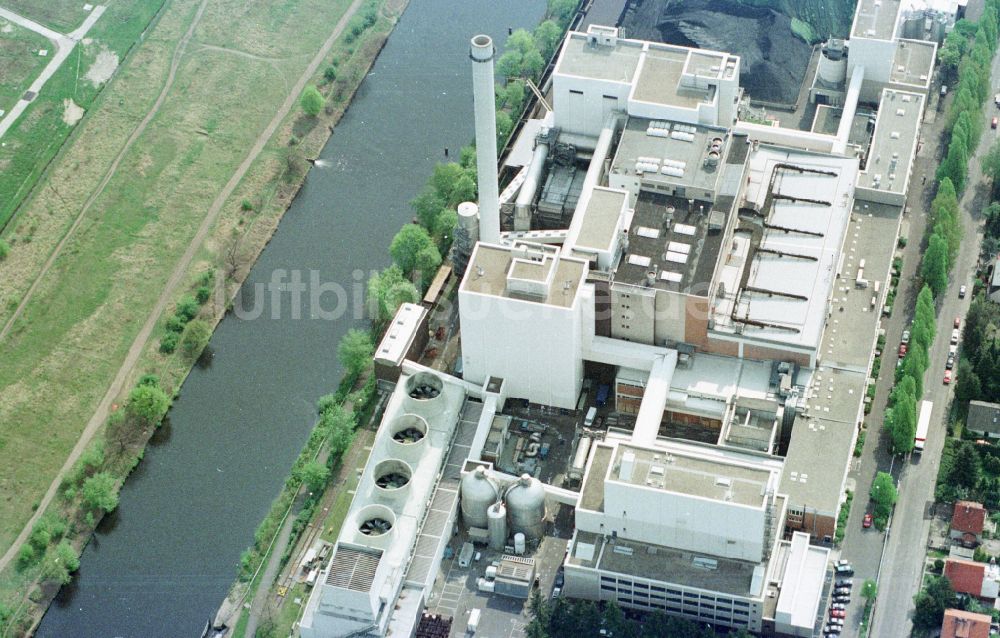 Luftbild Berlin - Kraftwerksanlagen des Heizkraftwerkes am Ufer des Teltowkanal im Ortsteil Rudow in Berlin, Deutschland