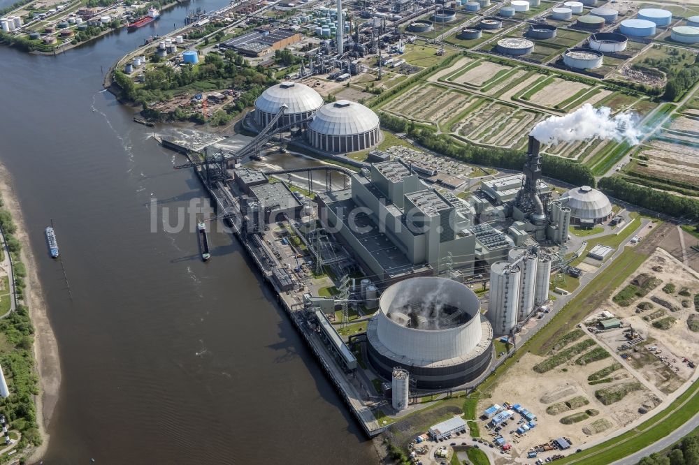 Hamburg aus der Vogelperspektive: Kraftwerksanlagen des Heizkraftwerkes Vattenfall Tiefstack in Hamburg Moorburg, Deutschland