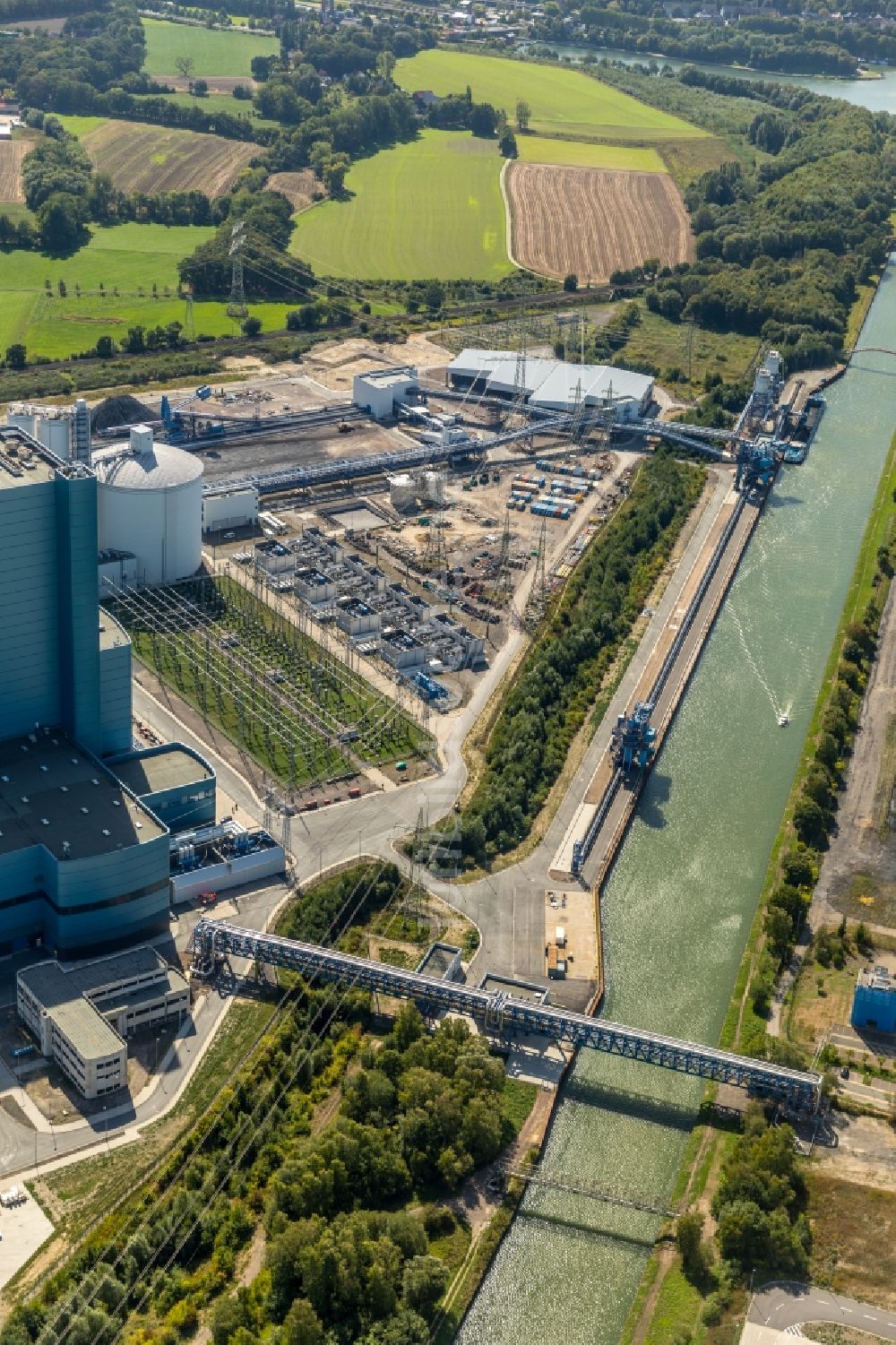 Datteln aus der Vogelperspektive: Kraftwerksanlagen des Kohle- Heizkraftwerkes Datteln 4 Uniper Kraftwerk Im Löringhof in Datteln im Bundesland Nordrhein-Westfalen, Deutschland